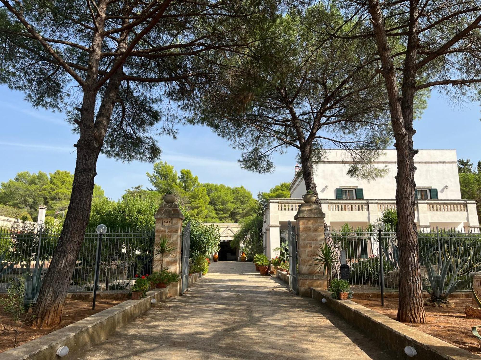 Masseria La Camardia Sava Екстер'єр фото